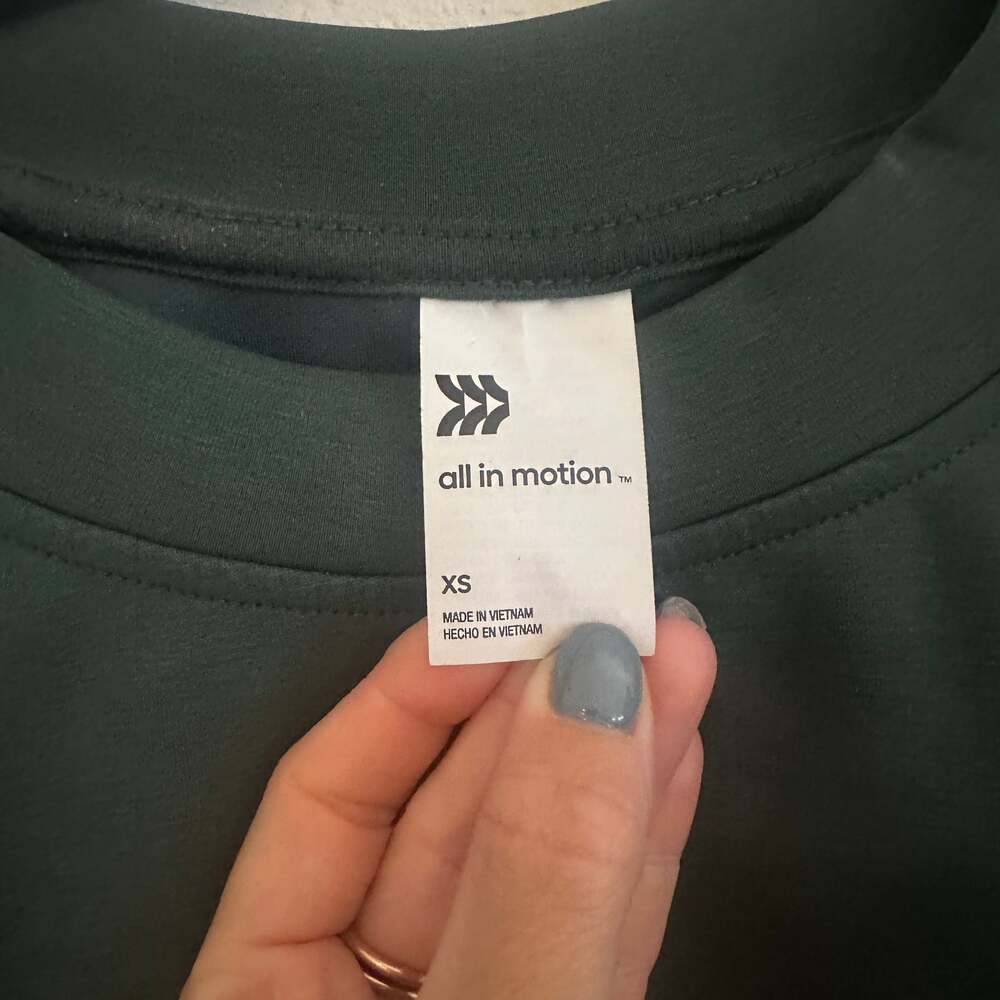 All in Motion Women's Forest Green Soft Crewneck Sweatshirt Size XS Athletic - Picture 3 of 4